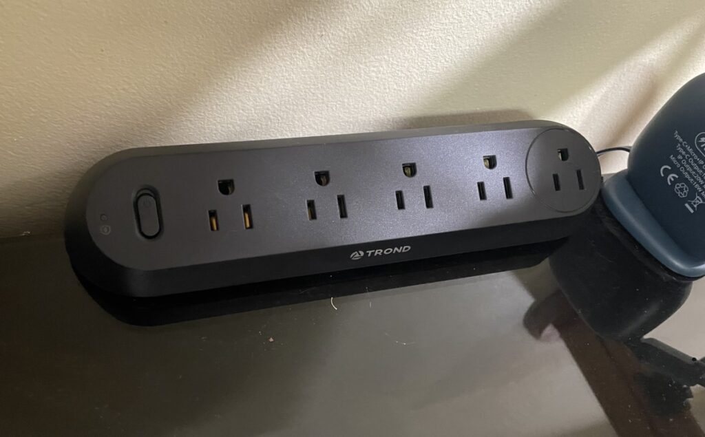 Trond Desk Clamp Power Strip review – Puts power in the proper place